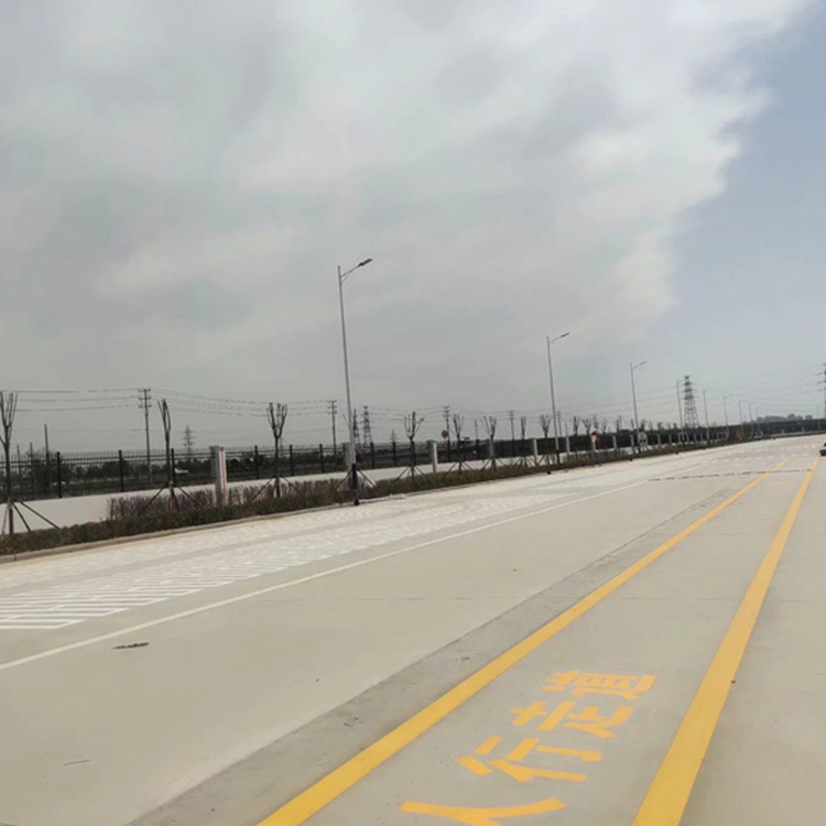 天津和平區(qū)道路斑馬線劃線 馬路熱熔冷漆標(biāo)線 廠區(qū)交通劃線施工