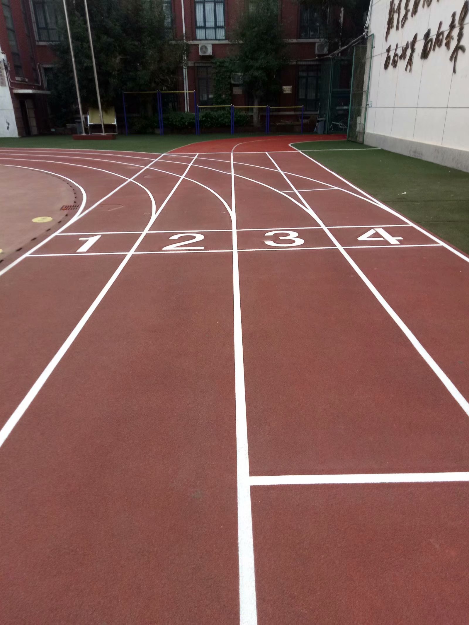 天津南開區(qū)彩色陶粒防滑路面 公園小區(qū)道路改色施工團(tuán)隊(duì)